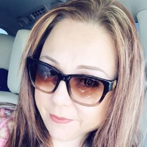 Meet your Posher, Dee